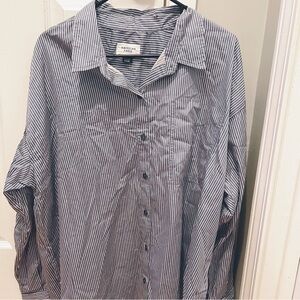 American Eagle Outfitters Women’s Navy/White Striped Shirt